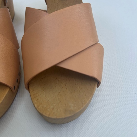 Madewell Johanna Criss Cross Clog Sandals - Picture 4 of 7